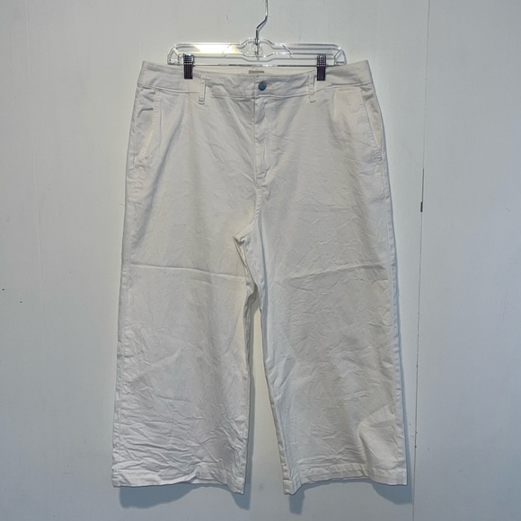 A New Day Women’s White Stretch Capris Jeans AA17 - Picture 1 of 4